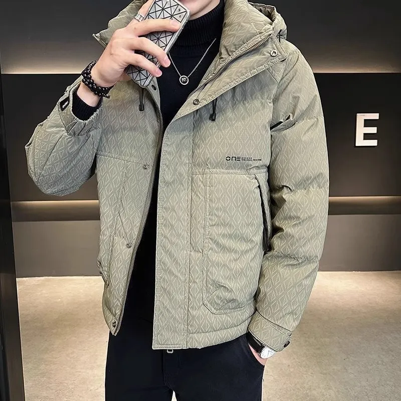 连帽羽绒服男2025年新款冬季带帽保暖白鸭绒潮流印花短款潮牌外套