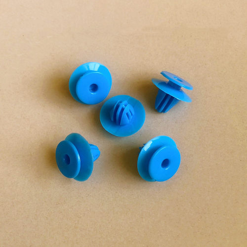 奥迪后轮眉固定卡扣卡子