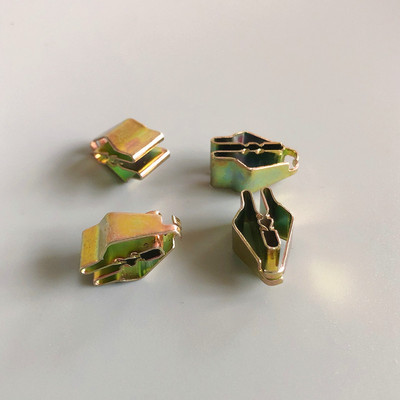 奔驰W213 W212 W205 W204 W448 X156 X253中控仪表台导航卡扣卡子