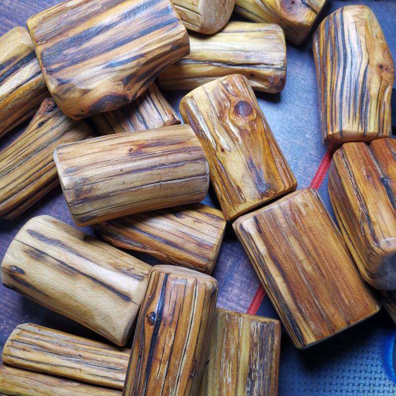 天然太行崖柏老料原木虎皮纹随型手把件实木小木墩底座文玩摆件