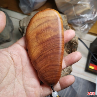 崖柏之家：千年太行黑油陈化料随形虎皮纹手把件闻香手玩减压神器