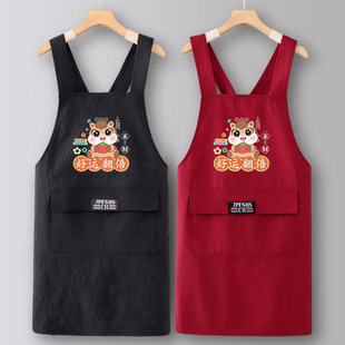 饭店定制围裙厨房家用2026新款 春节防水防油耐磨工作服女餐饮上班