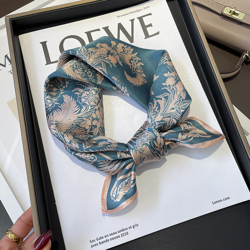 春秋轻薄款复古53cm真丝桑蚕丝卷边小方巾丝巾节日送妈妈领巾女