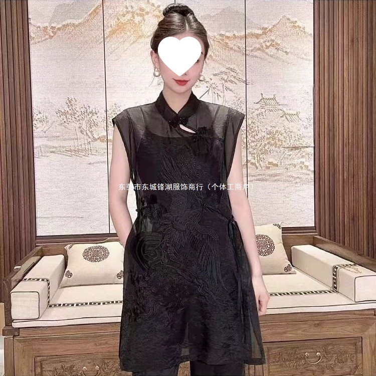 2025新款女夏季新中式国风女装时尚别致感年轻气质三件套绣花