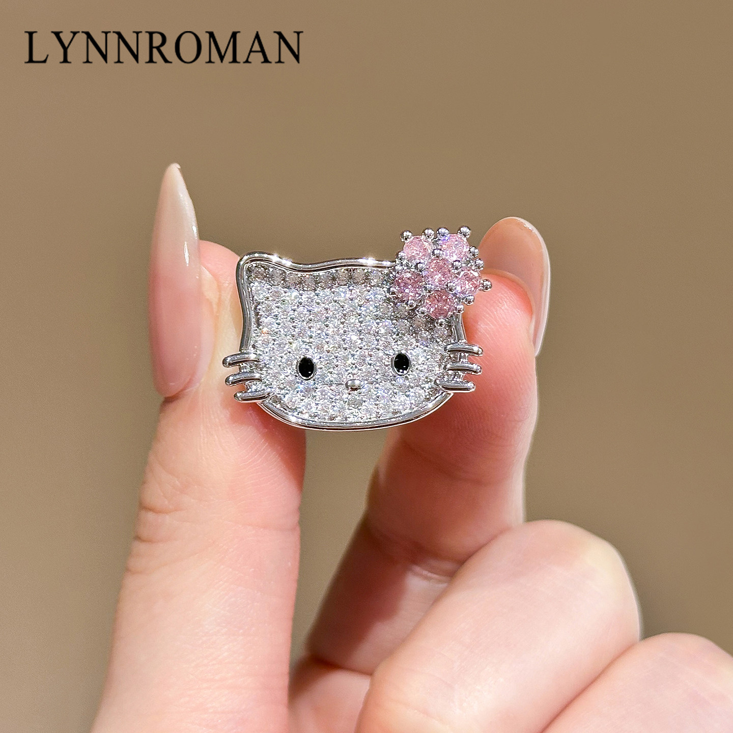 LYNNROMAN闪亮满钻猫咪胸针可爱卡通人物水钻别针小众甜美风胸花