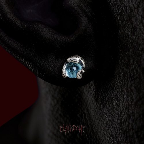 黑骨S925纯银浅蓝托泊石灵蛇耳钉