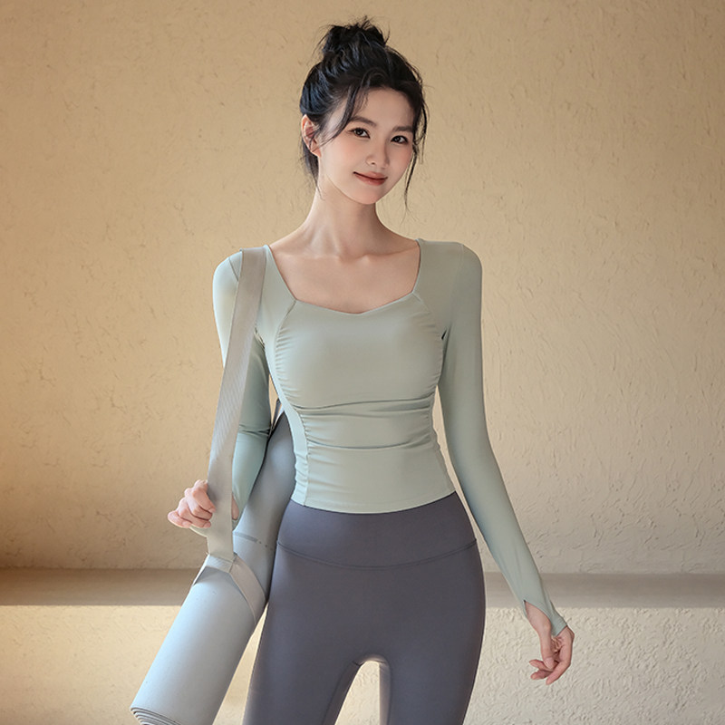 瑜伽服女2026秋季新款带胸垫运动上衣修身显瘦长袖跑步训练健身服