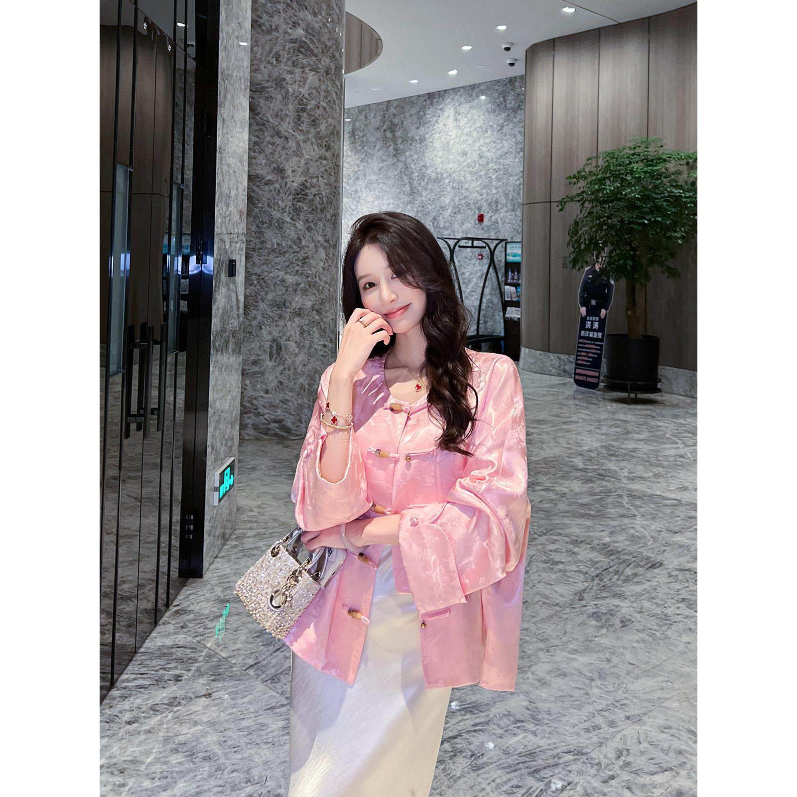 新中式提花国风短外套女装2025秋季新款高级感超好看光泽开衫上衣,女装/女士精品,短外套,淘宝优惠券,粉丝福利购,淘宝优惠卷