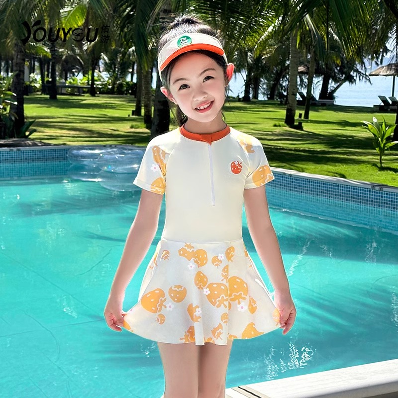 儿童泳衣女童2025新款分体中童温泉海边游泳度假平角裙裤游泳套装