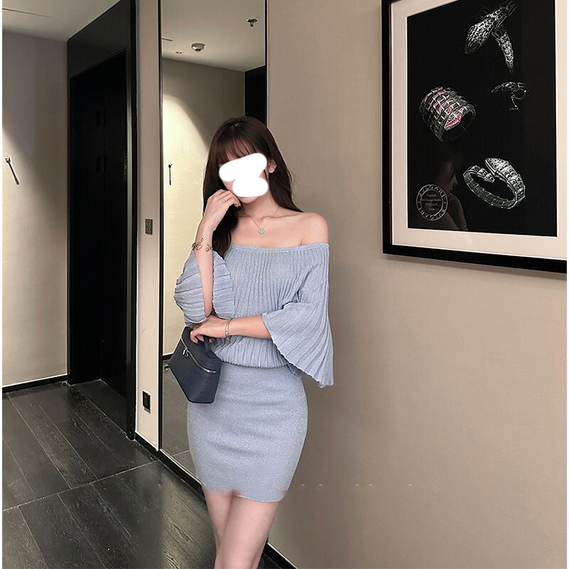 游山恋连衣裙性感辣妹包臀裙2026春秋季新款显瘦一字肩针织连衣裙