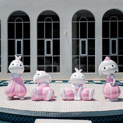 玻璃钢卡通兔子雕塑商业街广场可爱动物网红打卡店美陈装饰大摆件
