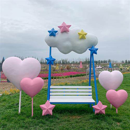 户外网红打卡拍照玻璃钢云朵秋千座椅雕塑大提琴爱心LOVE装饰摆件