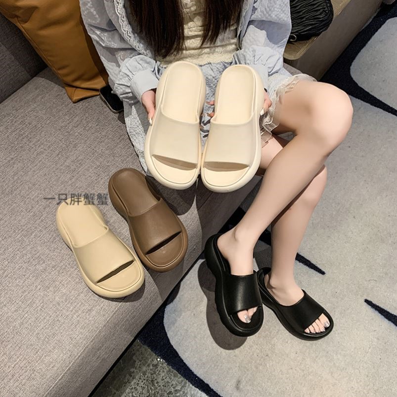 2026新款踩屎感厚底拖鞋女外穿增高奶茶色系一体成型EVA轻便耐磨