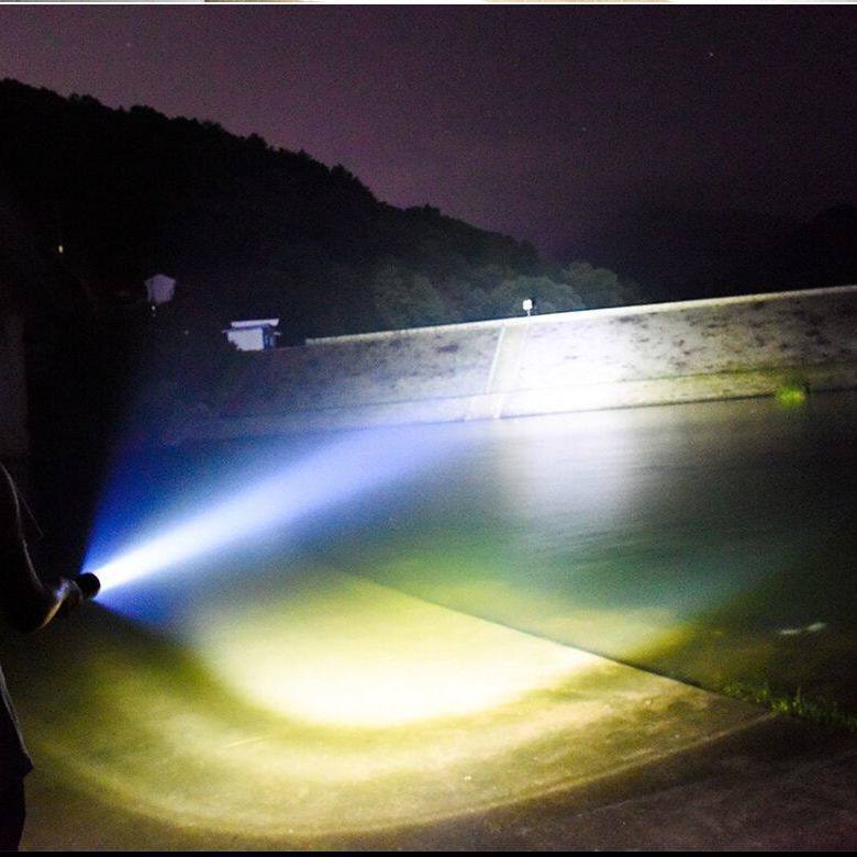 特种兵P90四核超亮手电筒