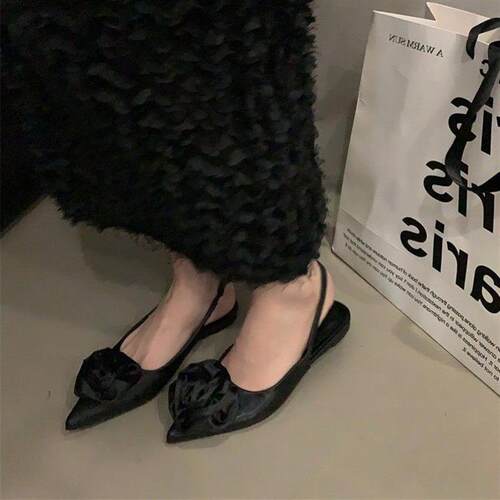 法式尖头平底单鞋女2026春夏季新款网红时尚气质名媛晚晚风凉鞋子