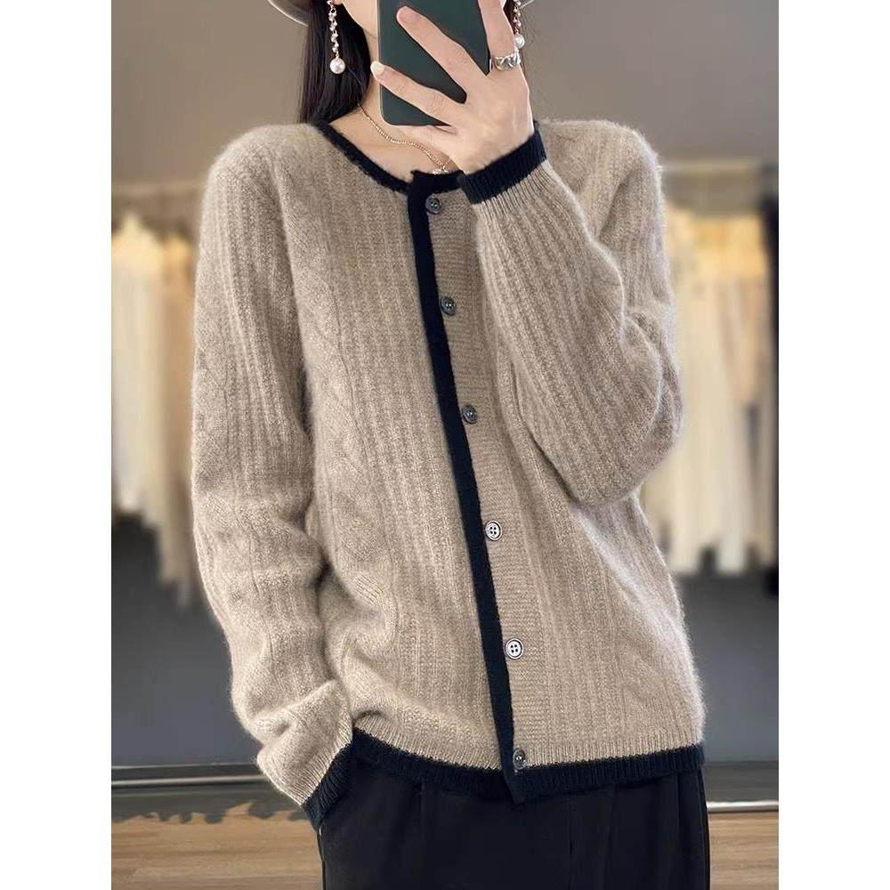 YENR 可知性可洒脱 复古圆领拼色100羊绒开衫 舒缓浪漫满满惬意感