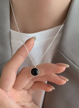 一恋简约气质黑色仿玉石吊坠项链女个性百搭时尚甜酷锁骨链