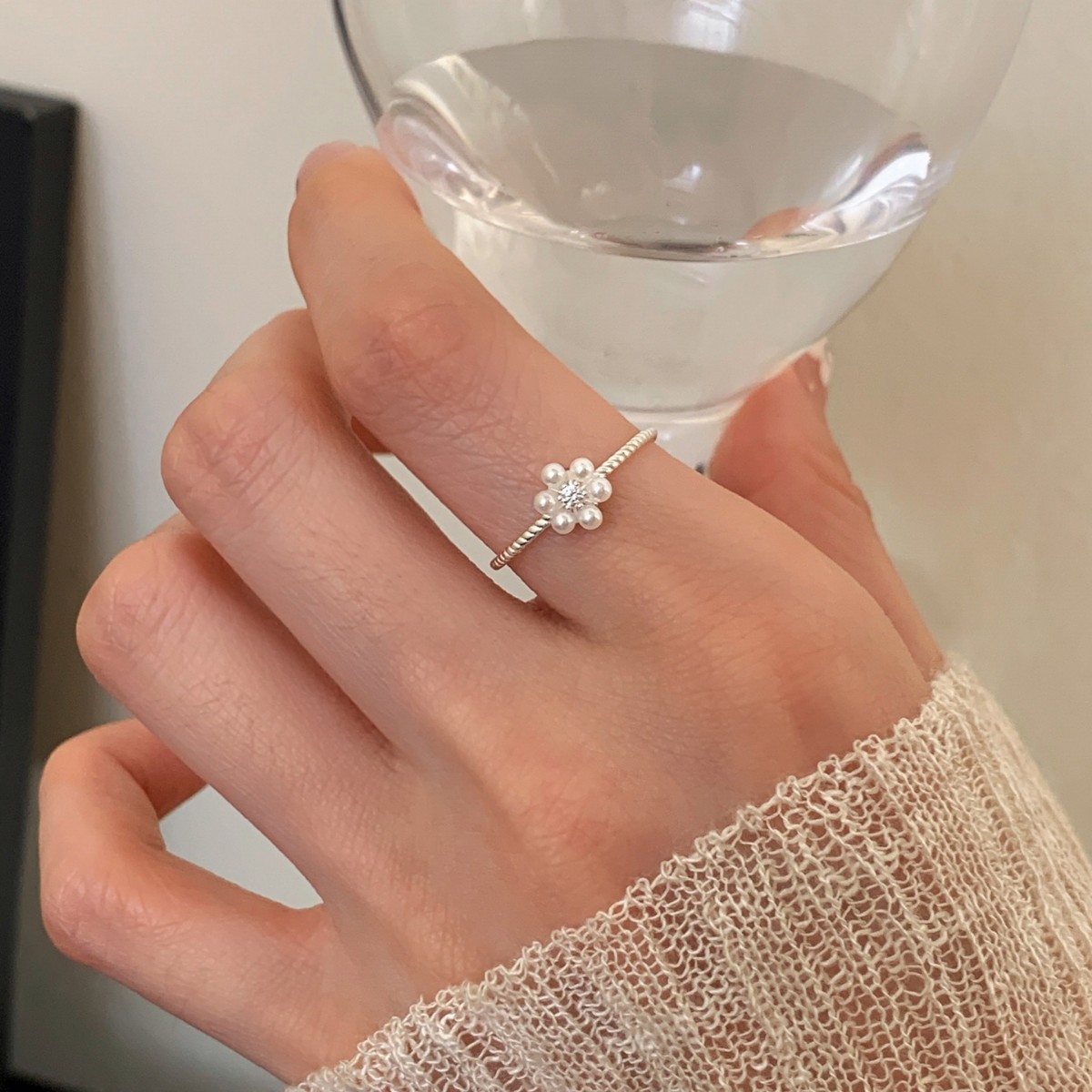 一恋韩版花朵仿珍珠戒指女甜美风小众素圈开口指环轻奢高级感食指