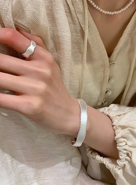 一恋精致蕾丝拉丝手镯女简约冷淡风百搭叠戴个性开口戒指网红配饰