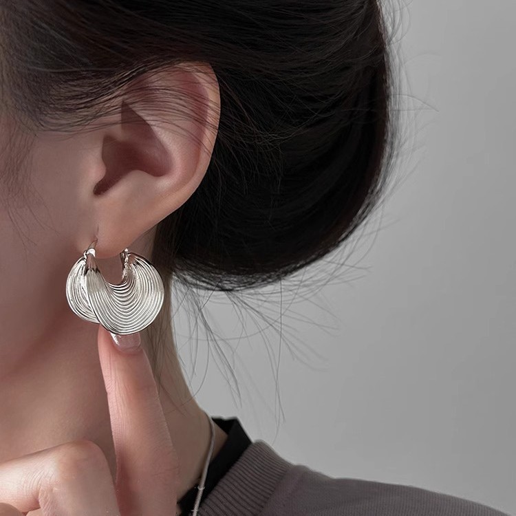 一恋复古个性不规则条纹耳环女高级感街拍洋气轻奢时髦夸张耳钉耳