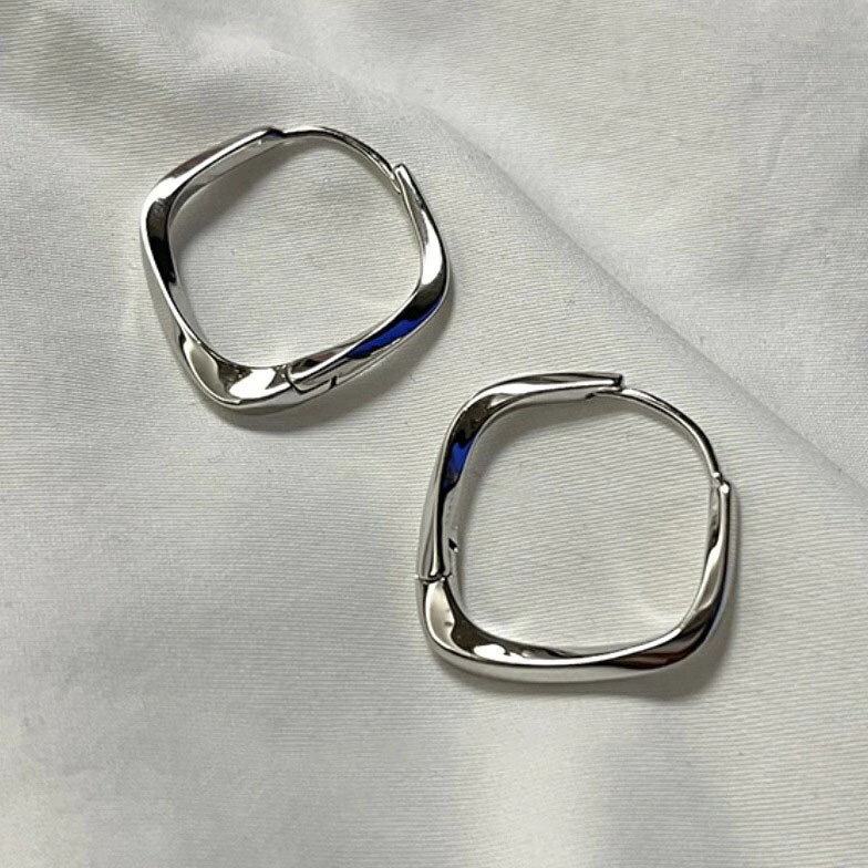 一恋几何菱形扭曲耳环女莫比乌斯百搭时尚简约针耳扣ins耳饰