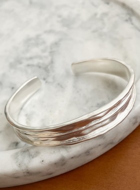 一恋肌理纹路重工手镯女简约个性嘻哈时尚手环百搭网红手饰潮