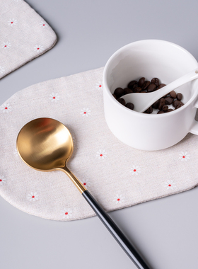 棉麻餐垫椭圆形小花白色小雏菊隔热垫茶杯垫家用餐桌垫防滑布垫子