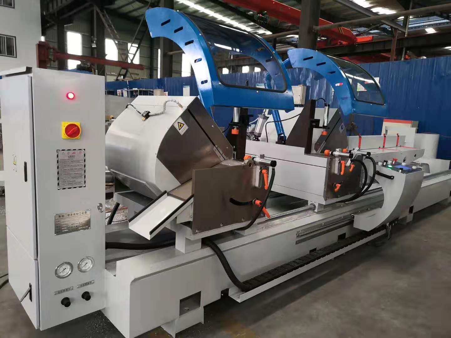 黑龙江铝合金门窗制作机器中端铣铝合金切割机数字显示器双头锯