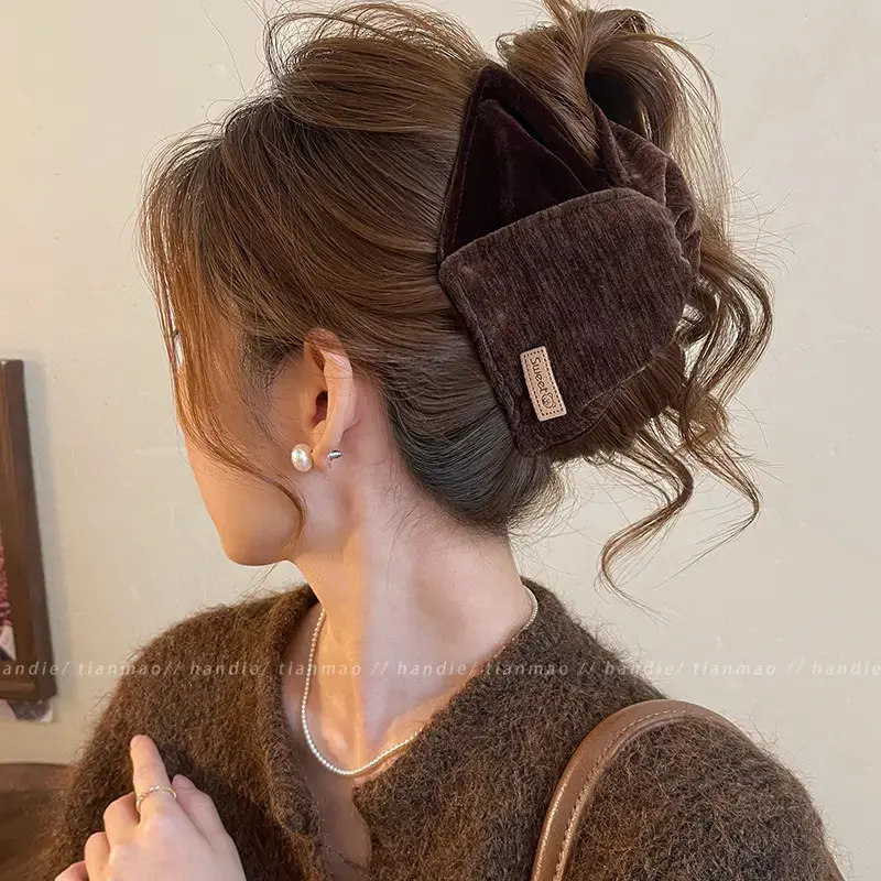 复古丝绒三角抓夹女高级感2025新款高端后脑勺盘发大号鲨鱼夹发卡