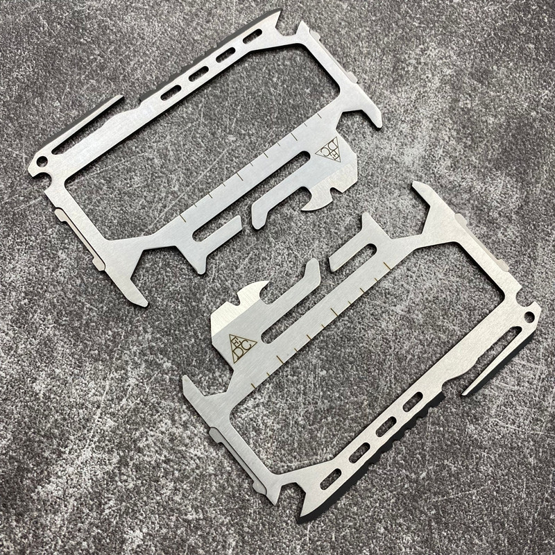 野营求生多功能工具卡刀战术随身