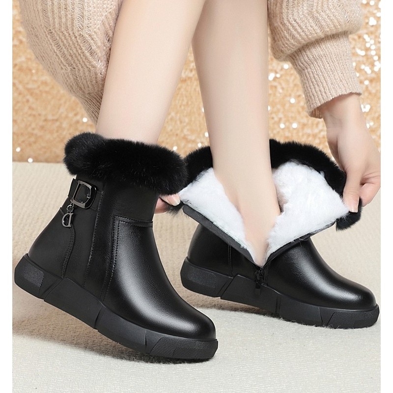 真皮雪地靴女平底棉鞋加绒加厚冬季马丁靴羊毛女靴子惠州女士短靴