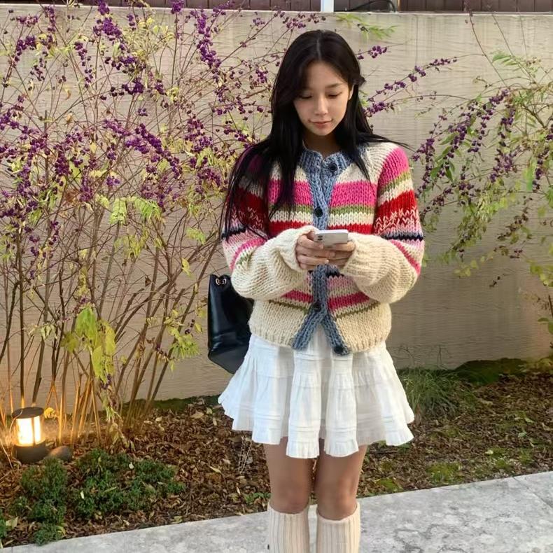 unanswered彩色条纹针织外套