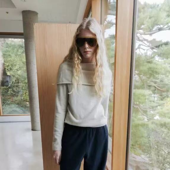 韩国monoha露肩针织衫2025年新款法式纯欲风简约百搭小众设计毛衣