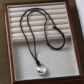 极简银色水滴吊坠项链女秋冬轻奢小众设计高级感黑绳长款 毛衣链