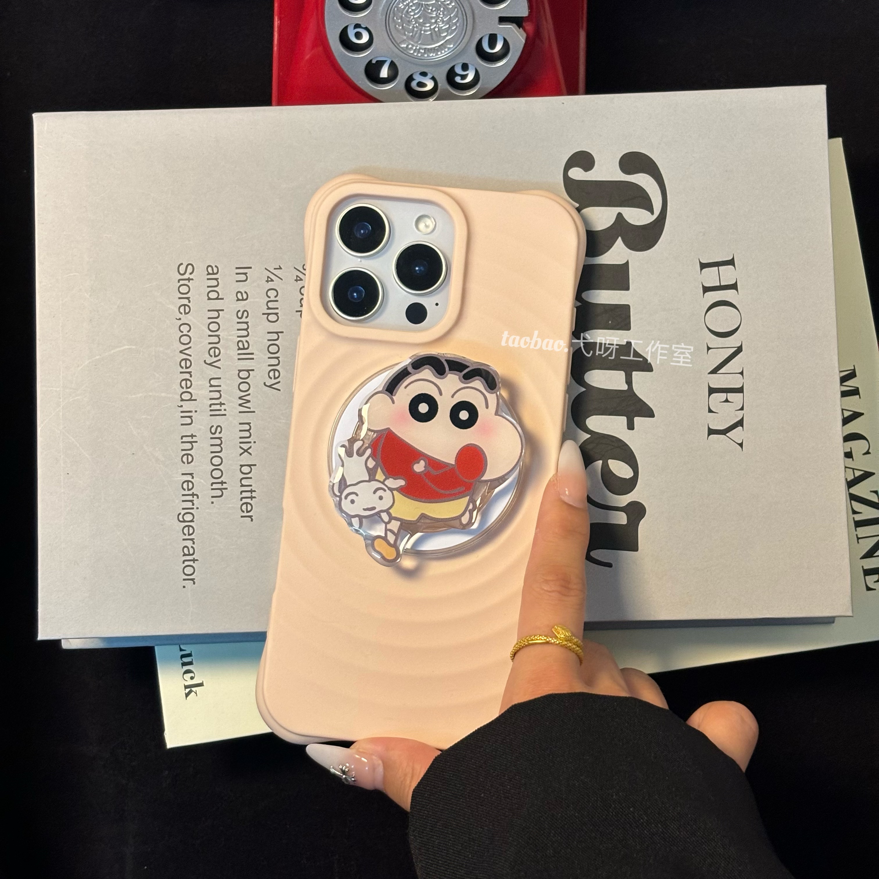 纯色波漾适用于iPhone16Pro适用iPhone15promax硕石白手机壳奔跑小新磁吸支架14Plus防摔全包13磁吸MagSafe