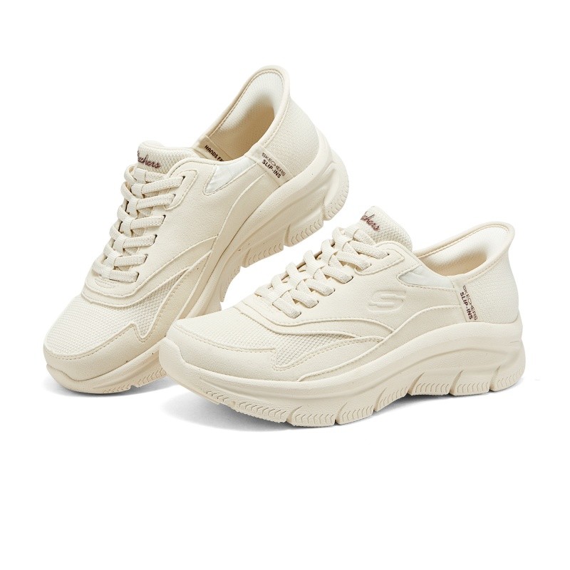 Skechers斯凯奇夏季新款女士舒适透气轻便缓震休闲运动鞋158860