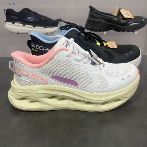Skechers斯凯奇2026新款女童舒适透气休闲百搭闪穿运动鞋303685L