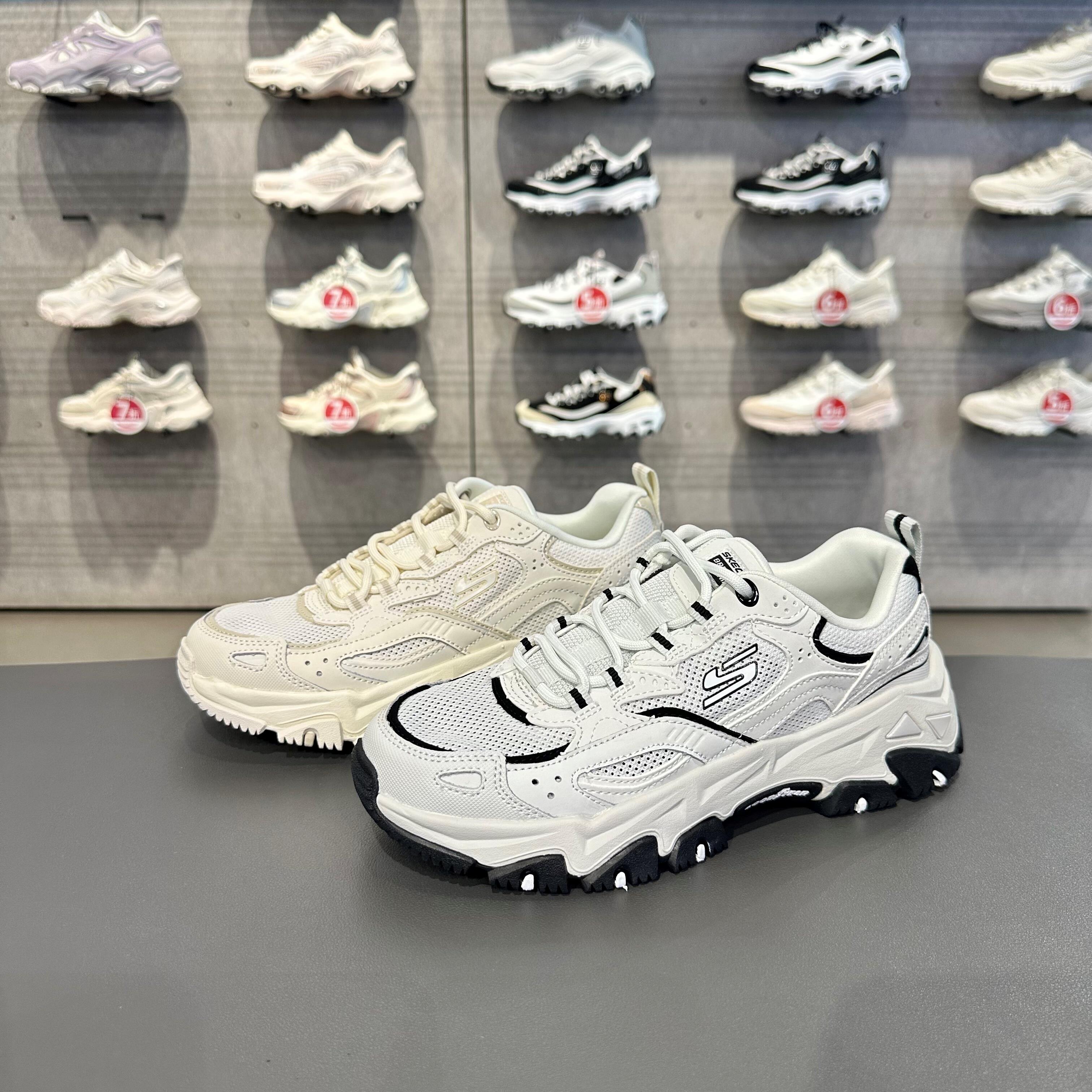 SkechersSKECHERS女士户外登山鞋轻质透气高回弹休闲老爹鞋180528