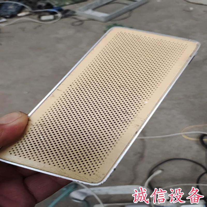 小米方盒子蓝牙音箱2    成色如下图，功能正常，需-需议价