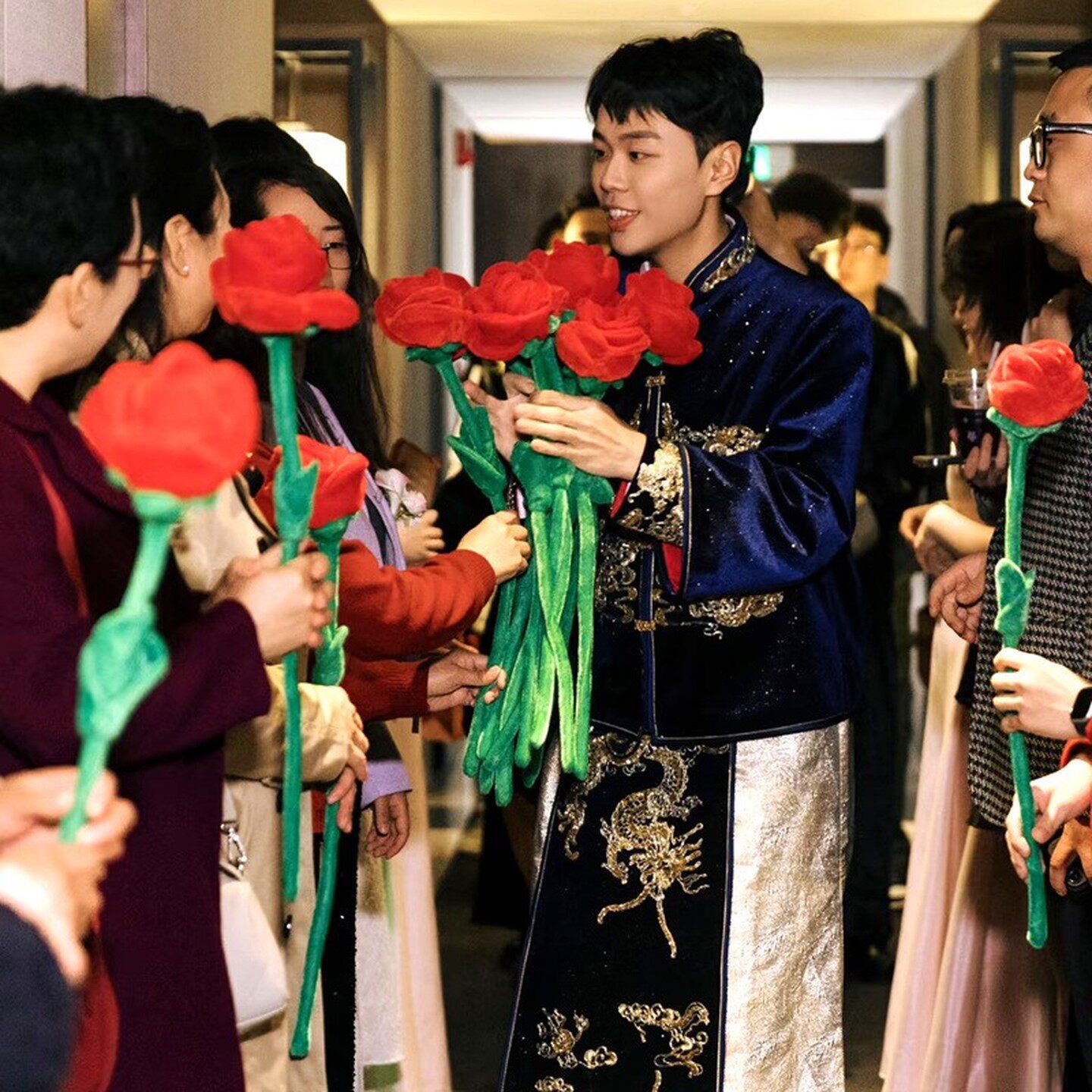 一路生花接亲游戏道具布艺情人节超大玫瑰花束七夕节礼物红色成品