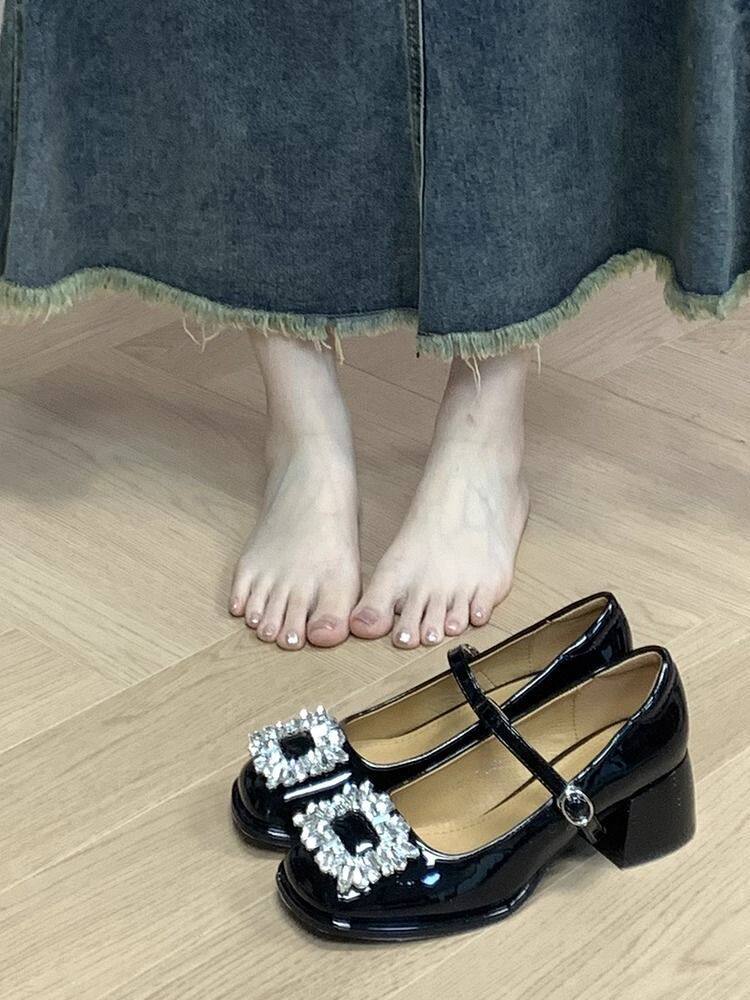 2026年皮鞋玛丽珍鞋高级软皮法式复古红色鞋子单鞋水钻婚鞋新娘潮
