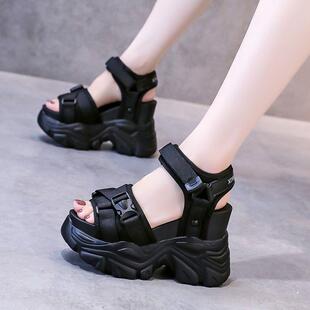 网红厚底凉鞋女内增高2026年新款夏季坡跟休闲运动凉鞋松糕百搭潮