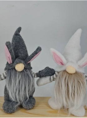 2026新款节日无脸娃娃装饰品可爱举小手兔子公仔摆件