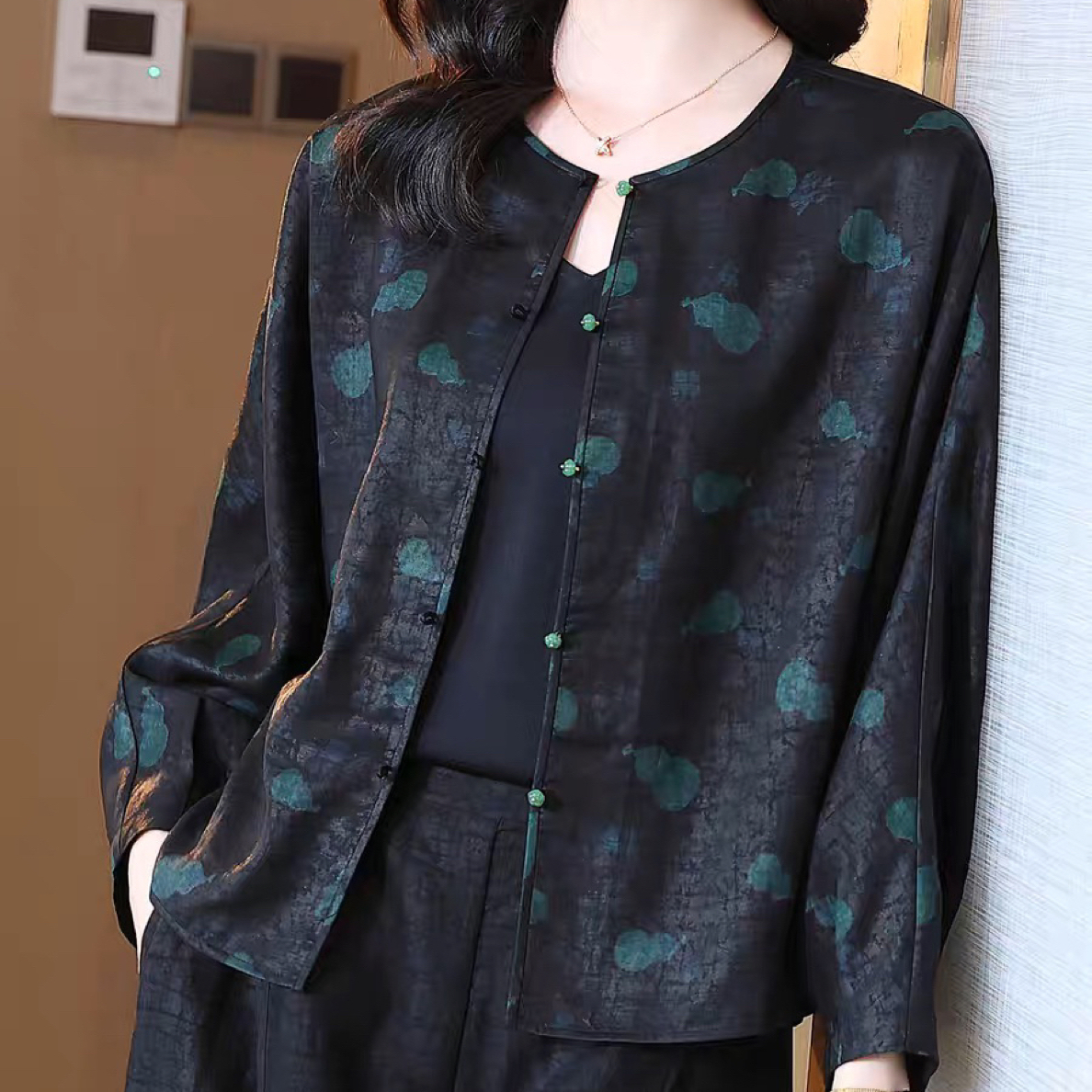 DY2960樱美嘉100桑蚕丝非遗香云纱龟裂纹早秋新款真丝上衣外套