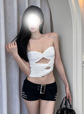 2025新款茶里茶气心机镂空抹胸小背心女褶皱显瘦不规则辣妹上衣夏