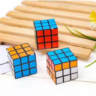 Small 3cm third-order Rubiks Cube Department store black bac