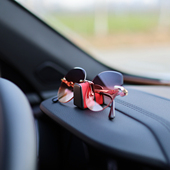 车载眼镜支架中控仪表台墨镜夹子汽车上内装 饰用品非遮阳板收纳盒