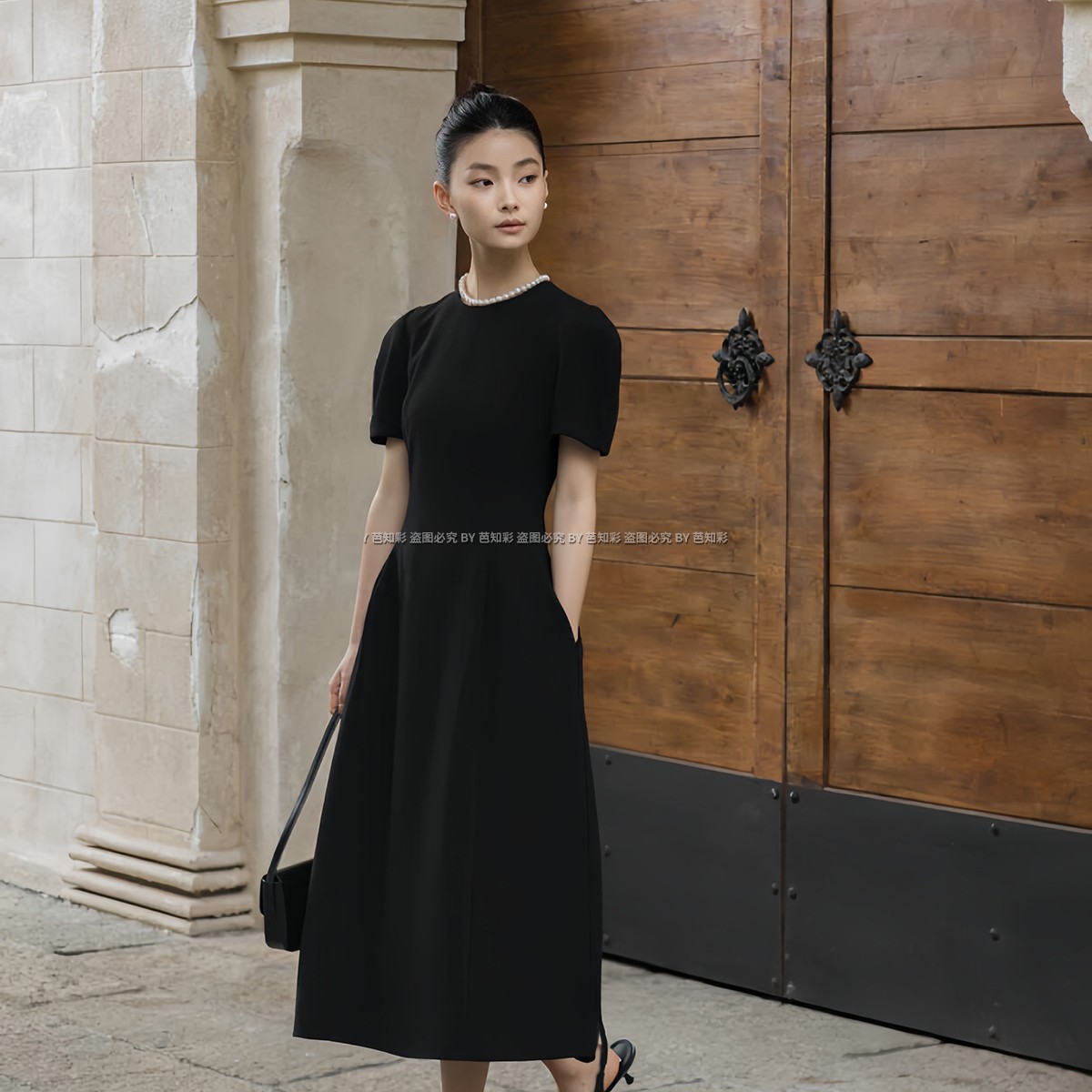 气质赫本风显瘦黑色连衣裙复古