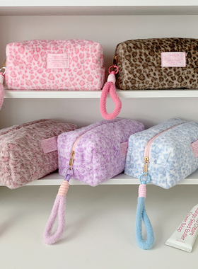 Hisocute少女复古豹纹毛绒手拿化妆包学生便携洗漱包高颜值笔袋