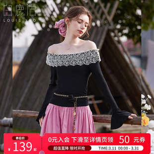 白鹿语法式复古镂空花朵一字肩T恤26春新款喇叭袖修身露肩上衣